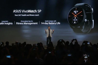 Asus ra mắt smartwatch VivoWatch SP tích hợp cảm biến điện tâm đồ