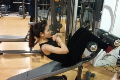 Tập gym sai cách gái trẻ đứt cơ bụng: Cảnh báo điều gì cho người tập?