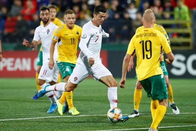 Vòng loại EURO 2020: Ronaldo lập "poker" giúp Bồ Đào Nha đại thắng