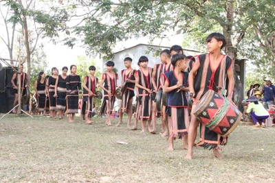 Để tiếng chiêng ngân mãi giữa đại ngàn