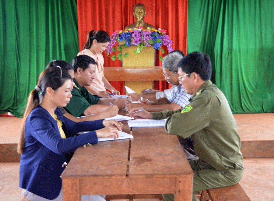 Cầu nối gắn kết tình quân-dân