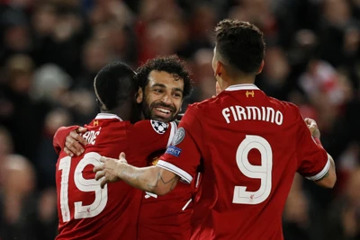 Salah rực sáng, Liverpool đè bẹp Roma 5-2 tại Anfield