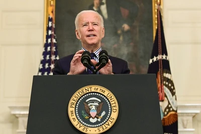 Tổng thống Biden bị hàng chục bang kiện