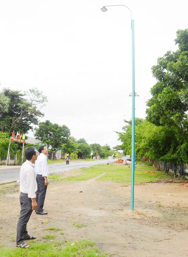 Chung tay thắp sáng đường quê