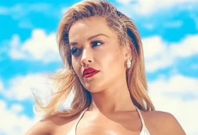 Rita Ora tung ảnh bikini "nhức mắt"