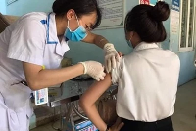 Viện Vệ sinh dịch tễ Trung ương lên tiếng việc giả mạo tiêm vaccine COVID-19 dịch vụ