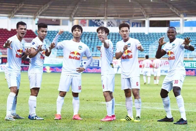 V.League 2021: "Tiến thoái lưỡng nan"