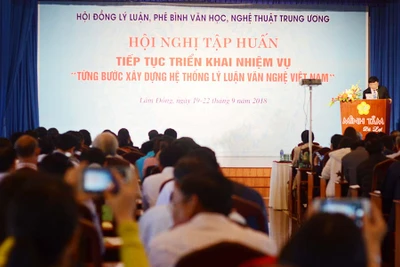 Hơn 200 học viên tham gia tập huấn lý luận văn học nghệ thuật