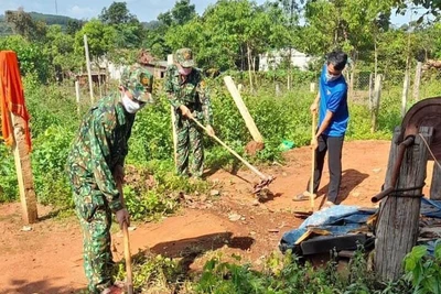 Đồng hành cùng người dân biên giới