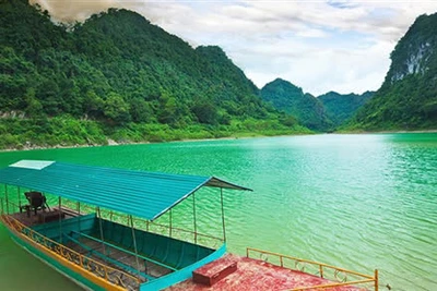 Địa điểm du lịch: Hồ Thang Hen hiện tượng thiên nhiên kỳ bí có một không hai, khoa học chưa giải thích