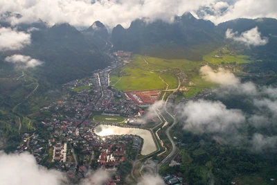 Lào Cai: Đẹp ngỡ ngàng mùa lúa chín vàng trong mây ở Mường Khương