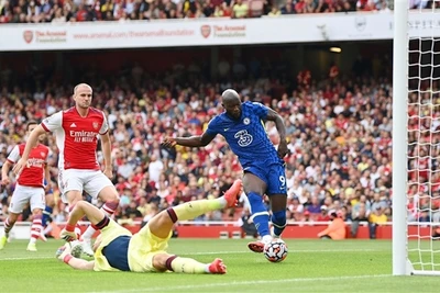 Lukaku ghi bàn, Chelsea đánh bại Arsenal