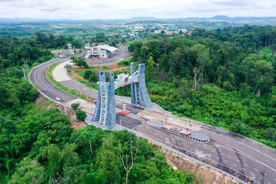 Đức Cơ phát triển hạ tầng thương mại biên giới