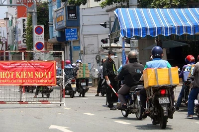 Thành phố Hồ Chí Minh rà soát lại đối tượng được phép ra đường