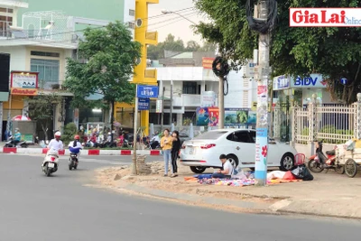 TP. Pleiku: Tái diễn tình trạng lấn chiếm vỉa hè, lòng đường