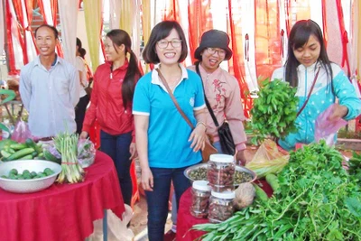 Sản phẩm mới ở phiên chợ nông sản an toàn ở huyện Krông Pa