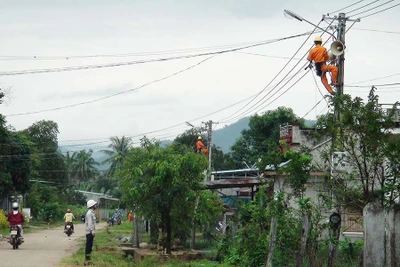 Thắp sáng buôn làng