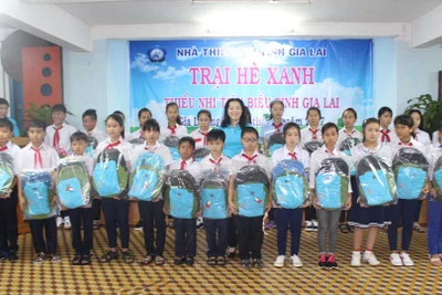 39 đội viên tiêu biểu tham gia "Trại hè xanh"