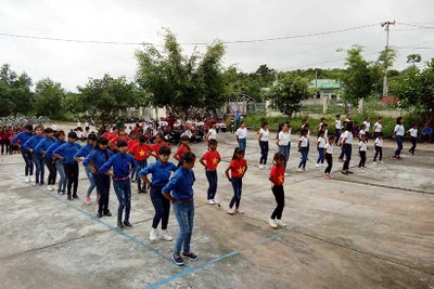 Kông Chro: Đêm văn nghệ "Tiếp bước đến trường"