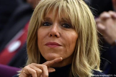 Phu nhân Tổng thống đắc cử Pháp Brigitte Macron - hơn cả một người vợ