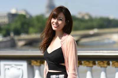 Cô gái Việt "bay lên" từ Paris