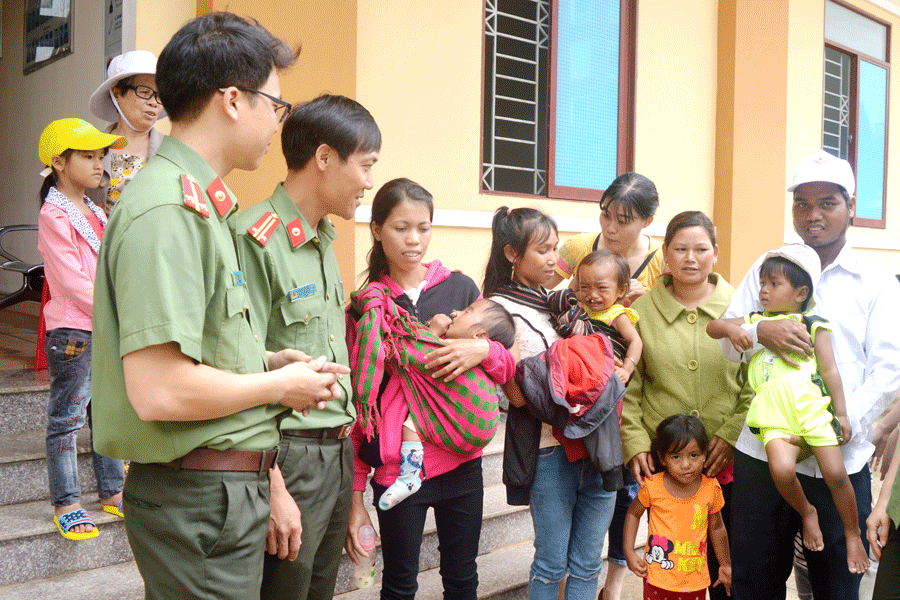 Tìm lại nụ cười cho trẻ thơ