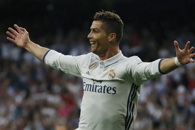 Ronaldo lập hat-trick, R.M đặt một chân vào chung kết Champions League