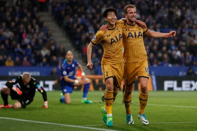 Kane lập cú poker, Tottenham đè bẹp Leicester 6-1