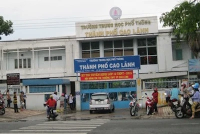 Vụ lộ đề thi lớp 11 ở Đồng Tháp: Giáo viên mang đề thi đi 'trả ơn'