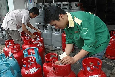 Giá gas bán lẻ tăng 28.000 đồng/bình 12 kg