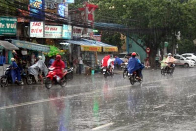 Áp thấp cách Hoàng Sa 270 km