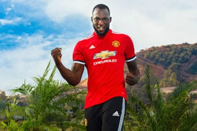 Romelu Lukaku "ngất ngưởng" hợp đồng bom tấn với Quỷ đỏ