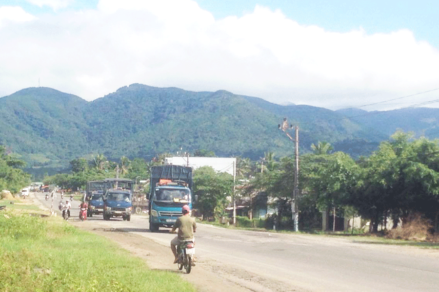 Hà Tam khởi sắc