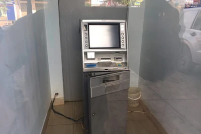 Táo tợn cạy phá trụ ATM bất chấp camera an ninh ở Buôn Hồ