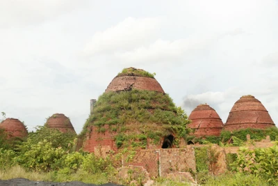 Du ngoạn làng lò gạch