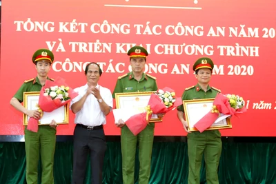 Đẩy mạnh phong trào thi đua "Vì an ninh Tổ quốc"