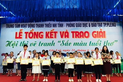 Trao giải cuộc thi vẽ tranh "Sắc màu tuổi thơ"