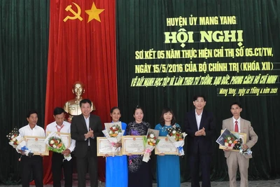 Mang Yang tích cực học tập và làm theo Bác