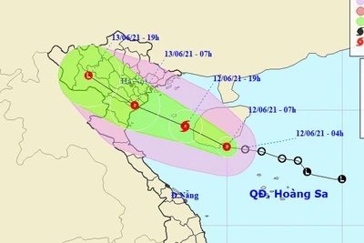 Áp thấp nhiệt đới vào Vịnh Bắc Bộ, mạnh lên thành bão số 2