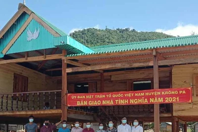 Krông Pa: Bàn giao "Nhà tình nghĩa" cho hộ nghèo