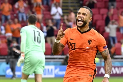 Tỏa sáng ở Euro 2020, Memphis Depay gia nhập Barcelona với giá 0 đồng