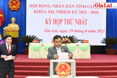 Kỳ họp thứ nhất HĐND tỉnh Gia Lai bầu các chức danh chủ chốt của HĐND và UBND tỉnh