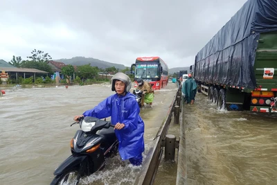 Miền Trung mưa lớn tới trên 400 mm, Thủ tướng Chính phủ yêu cầu chủ động ứng phó