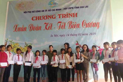 Gần 370 triệu đồng hỗ trợ phụ nữ, học sinh xã Ia Mơr