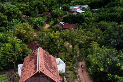 Ngôi nhà Đắk Lắk có 3 góc thò ra khỏi mái