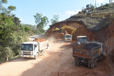 Hơn 30 km đường xuyên núi nối Kon Tum với Quảng Ngãi sắp được bàn giao