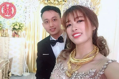 Cô dâu Trà Vinh đeo vàng nặng trĩu cổ, kín tay trong ngày cưới