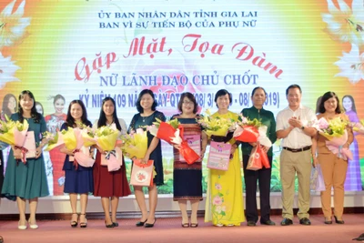 Gia Lai: Gặp mặt, tọa đàm nữ lãnh đạo chủ chốt