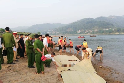 Thủ tướng yêu cầu làm rõ nguyên nhân vụ 8 học sinh bị đuối nước