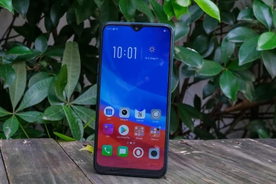 Oppo ra mắt smartphone tầm trung A7 màn hình 'giọt nước'